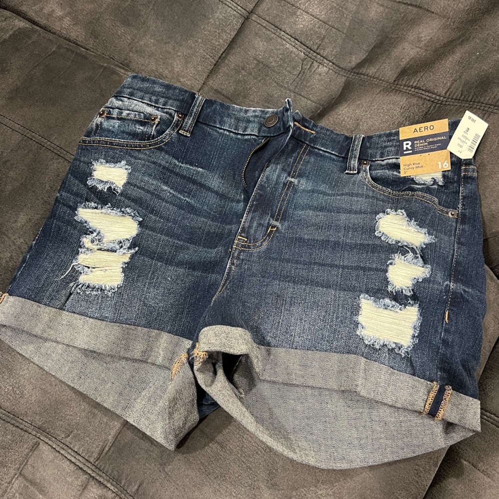 Aero shorts size 16 brand new with tags!